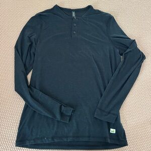 Vuori Men's Long Sleeve Ease Henley- dark blue